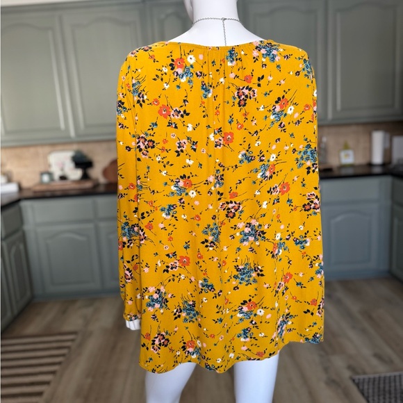 𝙎𝙩 𝙅𝙤𝙝𝙣'𝙨 𝘽𝙖𝙮 Floral Top XL Peasant Style Yellow - Picture 5 of 15
